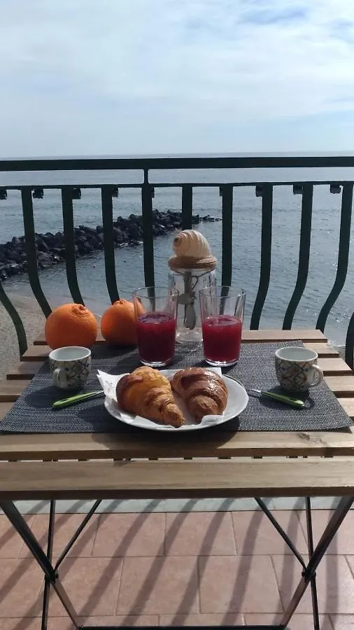 Beachfront Giardini Naxos 0*,  İtalya