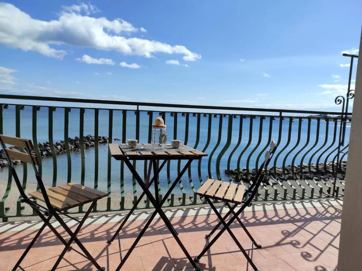 BeachFront Giardini-Naxos 0*,  Italien
